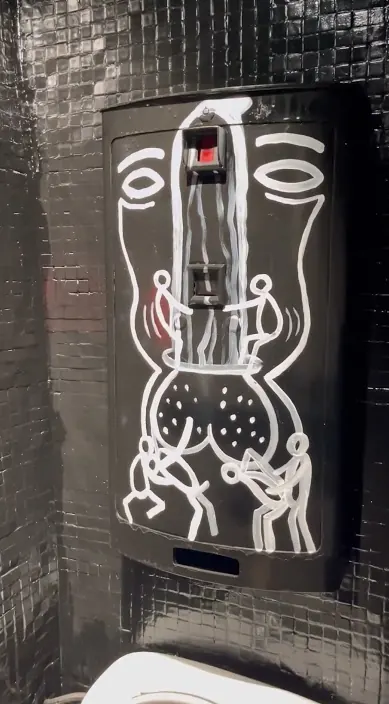 Bar cota BCN – street art: scene from the Art Is Trash video by Francisco de Pájaro