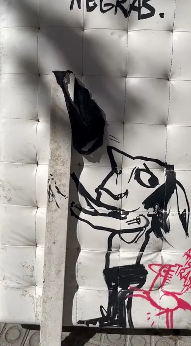 Bragas negras. www. es – street art: scene from the Art Is Trash video by Francisco de Pájaro
