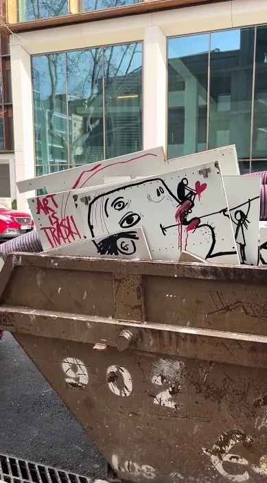 Calle – street art in Barcelona: scene from the Art Is Trash video by Francisco de Pájaro