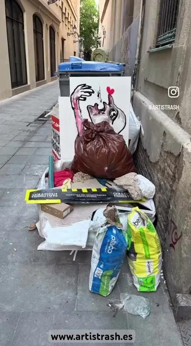 Despojándome – street art in Barcelona: scene from the Art Is Trash video by Francisco de Pájaro