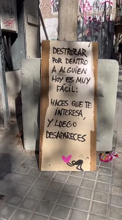 Destruirte por dentro – street art in Barcelona: scene from the Art Is Trash video by Francisco de Pájaro