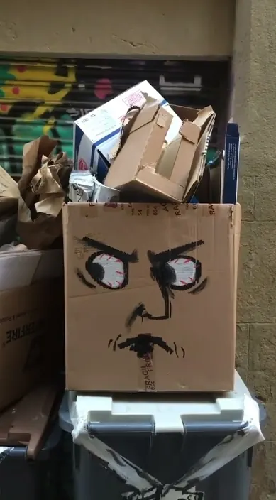 El chivato es – street art in Barcelona: scene from the Art Is Trash video by Francisco de Pájaro