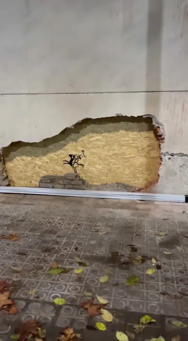 Emparedado – street art in Barcelona: scene from the Art Is Trash video by Francisco de Pájaro