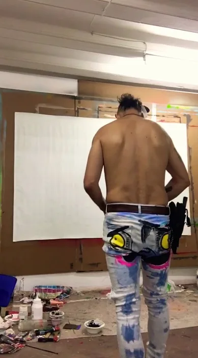 en el estudio – street art in Barcelona: scene from the Art Is Trash video by Francisco de Pájaro