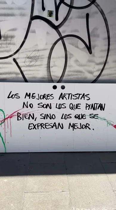 Expresarse. es – street art: scene from the Art Is Trash video by Francisco de Pájaro