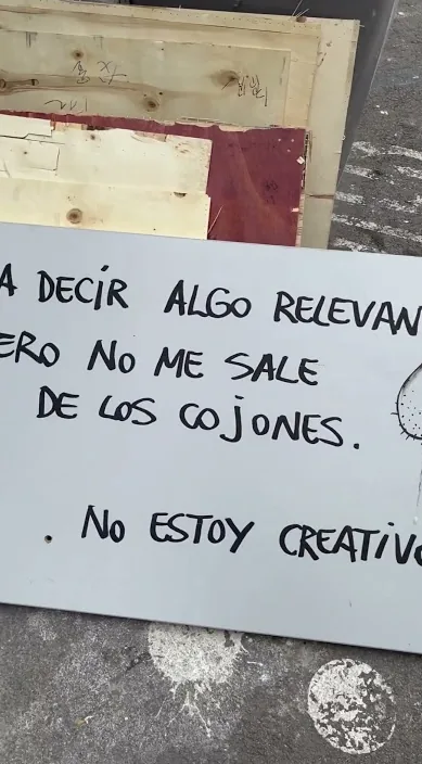 Hoy no estoy creativo – street art in Barcelona: scene from the Art Is Trash video by Francisco de Pájaro