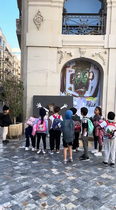 Instalación en cartagena – street art in Barcelona: scene from the Art Is Trash video by Francisco de Pájaro