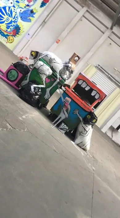 Instalación en Wab Lab - Poblenou Urban District – street art in Barcelona: scene from the Art Is Trash video by Francisco de Pájaro