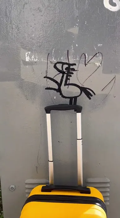 Iros todos – street art in Barcelona: scene from the Art Is Trash video by Francisco de Pájaro