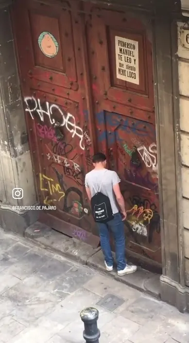 La puerta – street art in Barcelona: scene from the Art Is Trash video by Francisco de Pájaro