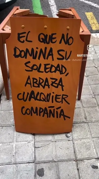 La soledad – street art in Barcelona: scene from the Art Is Trash video by Francisco de Pájaro