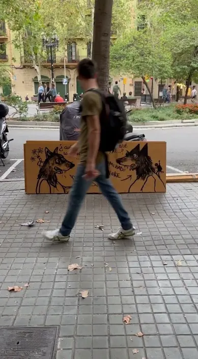 LOBOS. www. es – street art: scene from the Art Is Trash video by Francisco de Pájaro