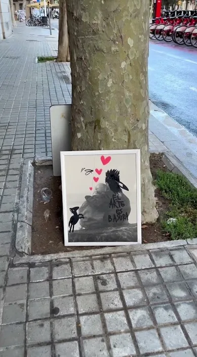 Love es – street art in Barcelona: scene from the Art Is Trash video by Francisco de Pájaro