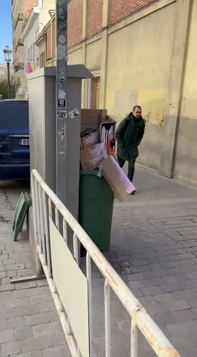 Madrid es – street art: scene from the Art Is Trash video by Francisco de Pájaro