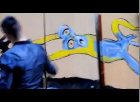 Mujer – street art in Barcelona: scene from the Art Is Trash video by Francisco de Pájaro