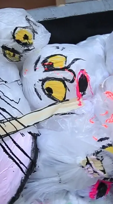 New york – street art: scene from the Art Is Trash video by Francisco de Pájaro