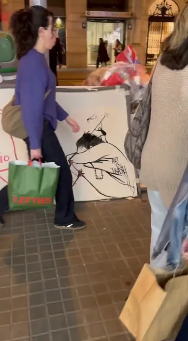 No subestimes – street art in Barcelona: scene from the Art Is Trash video by Francisco de Pájaro