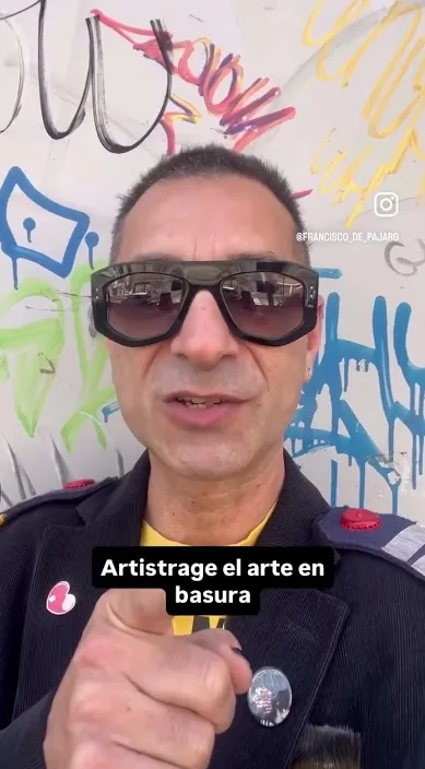 Nuevo libro con dibujo de regalo – street art in Barcelona: scene from the Art Is Trash video by Francisco de Pájaro