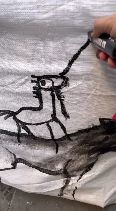 Perros y caballos. www. es – street art in Barcelona: scene from the Art Is Trash video by Francisco de Pájaro