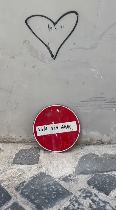 Prohibido – street art in Barcelona: scene from the Art Is Trash video by Francisco de Pájaro
