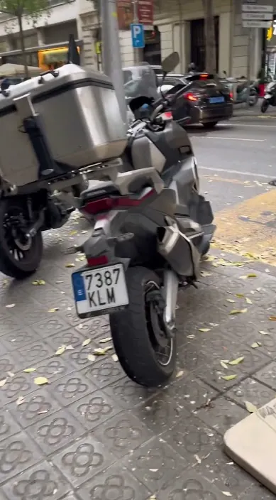 Si no existieras – street art in Barcelona: scene from the Art Is Trash video by Francisco de Pájaro