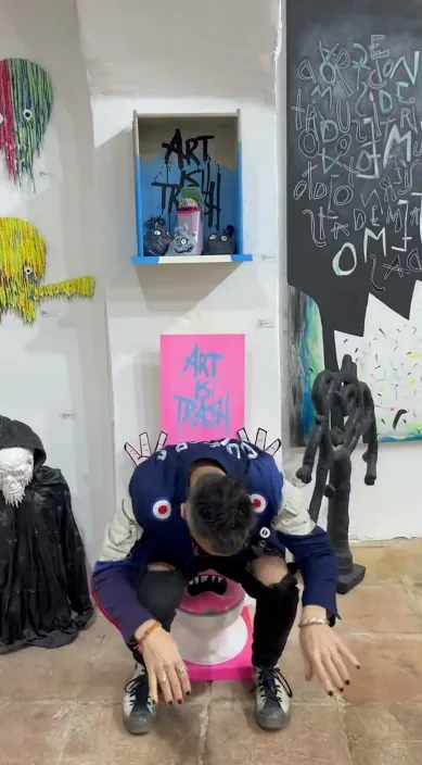 Soy tu perro infiel – street art in Barcelona: scene from the Art Is Trash video by Francisco de Pájaro