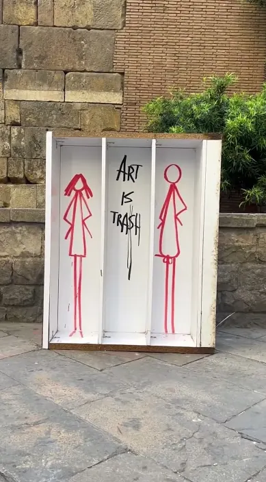 Trash – street art in Barcelona: scene from the Art Is Trash video by Francisco de Pájaro