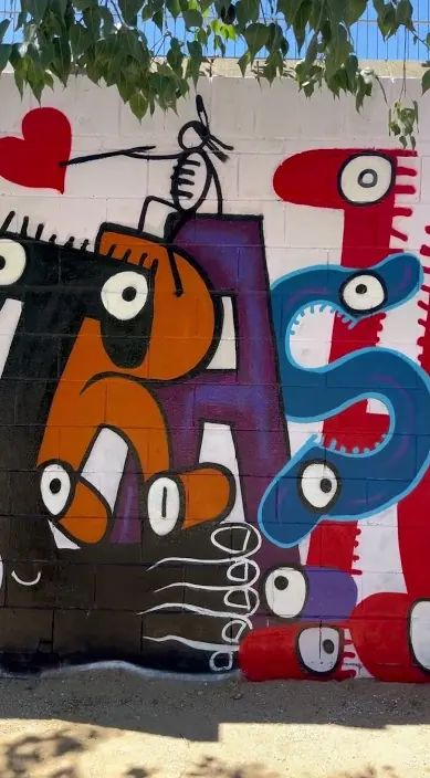Trash – street art in Barcelona: scene from the Art Is Trash video by Francisco de Pájaro
